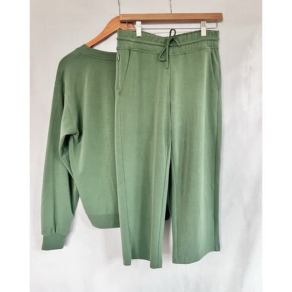 Athleta Seasoft Outfit VNeck Sweatshirt Straight Crop Pant XS SMALL *READ - Picture 6 of 13